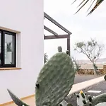 Surfwhitehouse Vila Lajares