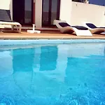 Vila Surfwhitehouse *