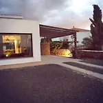 Surfwhitehouse Vila