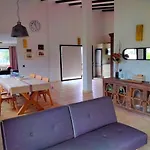 Surfwhitehouse Vila