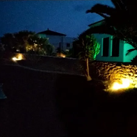 Willa Surfwhitehouse *