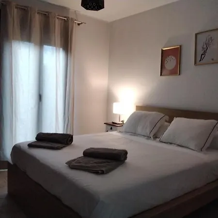 Willa Surfwhitehouse *