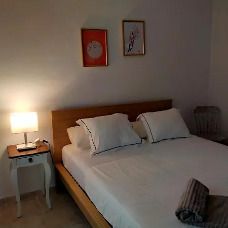 Surfwhitehouse Willa Lajares