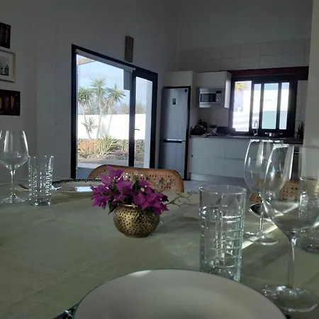 Surfwhitehouse * Lajares