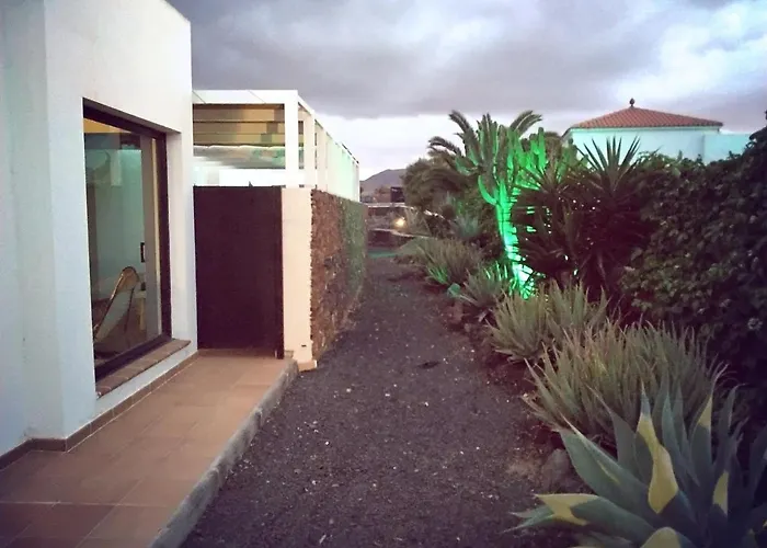 Surfwhitehouse Villa