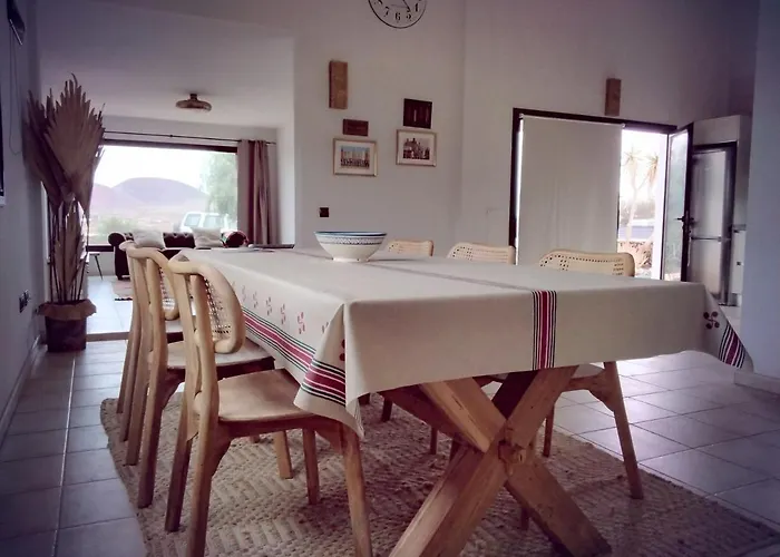 Surfwhitehouse Villa