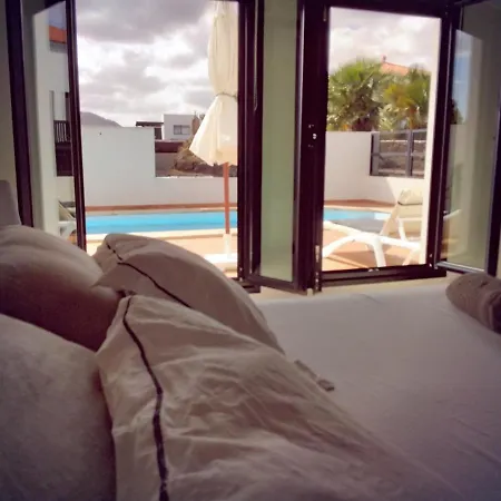 فيلة Surfwhitehouse *