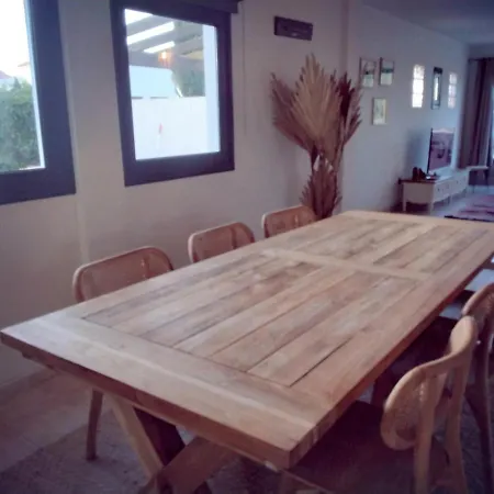 Surfwhitehouse لاجاريس