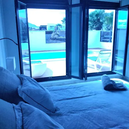 فيلة Surfwhitehouse *