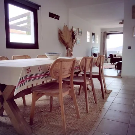 Surfwhitehouse فيلة