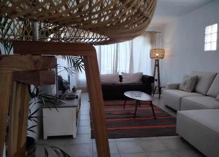 Surfwhitehouse Villa